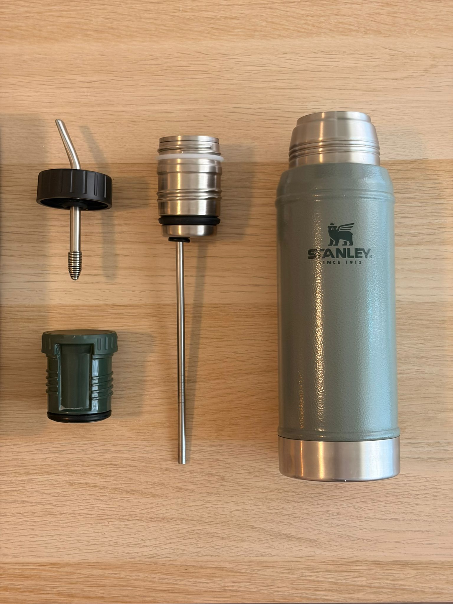 Componentes del sistema ZONDA: tapa con bombilla, compartimento de yerba y filtro
